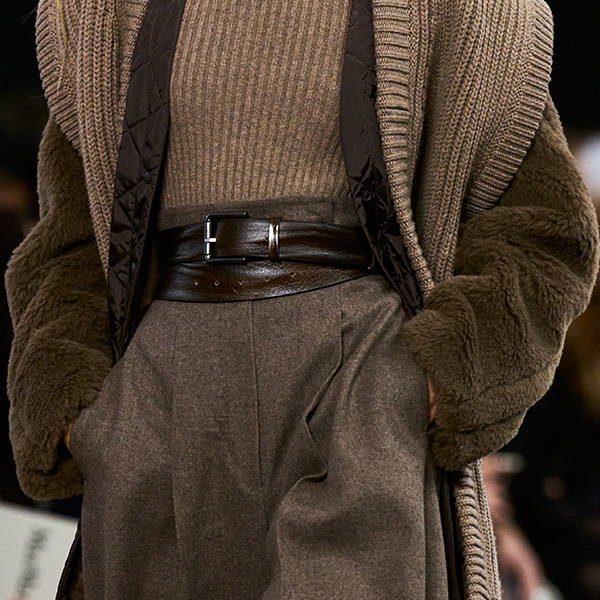 Max Mara Fall/Winter 2025 Fashion Show - Leather belt detail from the Hazelnut Brown Look.